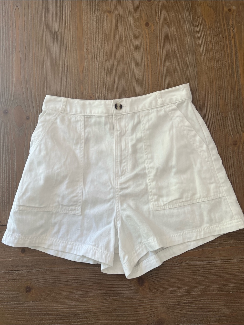 Universal Thread White High-Rise Utility Patch Pocket Shorts - Size 6